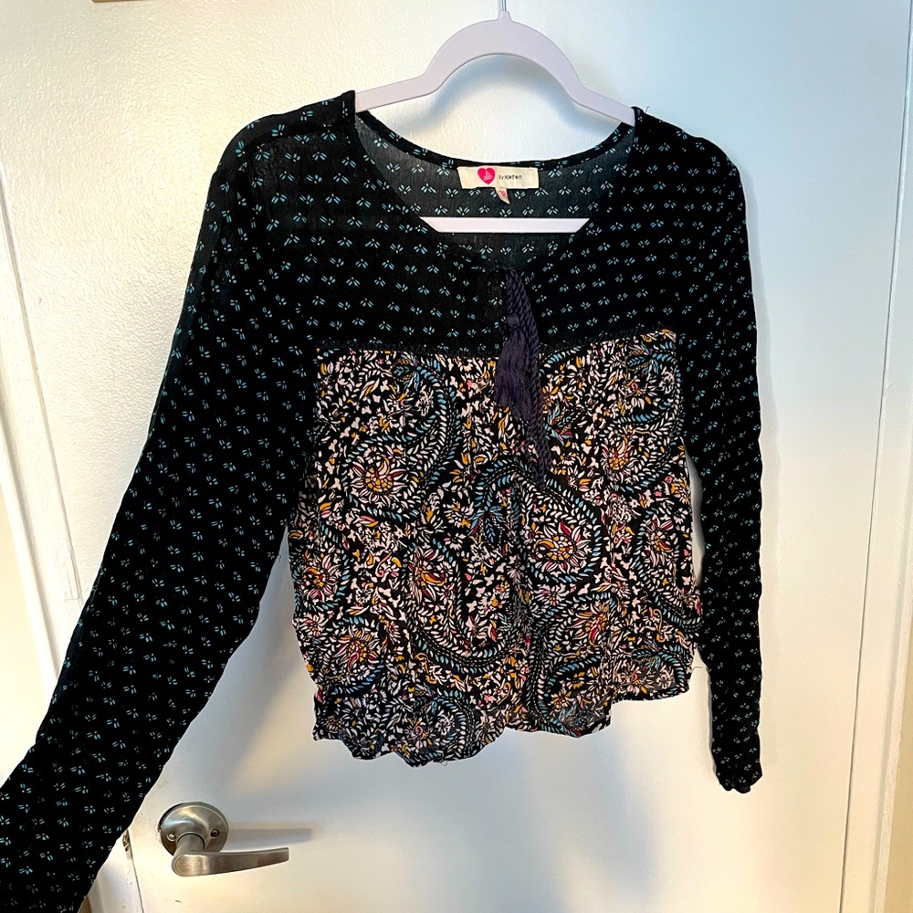 Linen blouse size S brand new